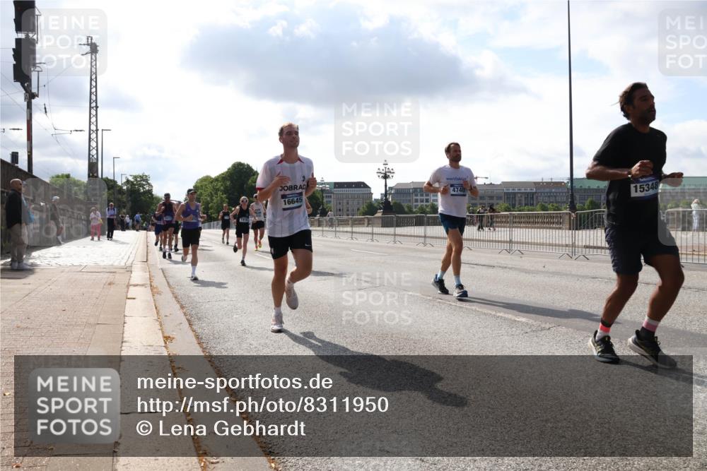 29.06.2025 - hella hamburg halbmarathon Lena Gebhardt http://msf.ph/oto/8311950 29.06.2025 09:47:12 Lombardsbrücke 16645, 4740, 1916, 15348, 1002, 1053, 1396, 1407, 1411, 1577, 1910, 1959, 2121, 2228, 2563, 2774, 2836, 3005, 3783, 3790, 3935, 4246, 4740, 5193, 5660, 5961, 6032, 6305, 6473, 6915, 7080, 7466, 7622, 7831, 7867, 7972, 8323, 8366, 9171, 9376, 9508, 9519, 10477, 10771, 11055, 11370, 11806, 11898, 12137, 12204, 12704, 12899, 13148, 13199, 13493, 13494, 13729, 13771, 13972, 13991, 14069, 14385, 14459 meine-sportfotos.de