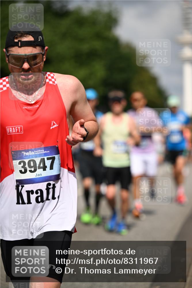29.06.2025 - hella hamburg halbmarathon Dr. Thomas Lammeyer http://msf.ph/oto/8311967 29.06.2025 09:54:53 Kennedybrücke 1136, 1256, 1912, 1941, 1962, 2972, 3523, 3700, 3947, 4759, 4843, 4854, 4865, 4888, 5087, 5275, 5375, 5410, 6593, 6721, 6901, 7116, 7284, 7378, 7635, 7693, 8319, 8871, 9262, 9313, 9371, 9380, 9755, 9833, 9885, 10193, 10415, 10469 meine-sportfotos.de