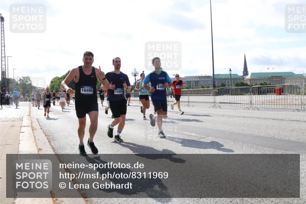 29.06.2025 - hella hamburg halbmarathon Lena Gebhardt http://msf.ph/oto/8311969 29.06.2025 09:59:51 Lombardsbrücke 14775, 18495, 15954, 5015, 8402, 1006, 1125, 1264, 1319, 1334, 1366, 1595, 1642, 1834, 1914, 1955, 2099, 2282, 2348, 2364, 2391, 2432, 2447, 2582, 2584, 2630, 2676, 2677, 2910, 3279, 3668, 3836, 4013, 4231, 4426, 4632, 4772, 4796, 4837, 5015, 5134, 5277, 5299, 5341, 5465, 6174, 6201, 6202, 6414, 6415, 6462, 6581, 6587, 7833, 8330, 8520, 8542, 8652, 8846, 8929, 9142, 9488, 9903, 9907, 9984, 10020, 10031, 11039, 11568, 11844 meine-sportfotos.de