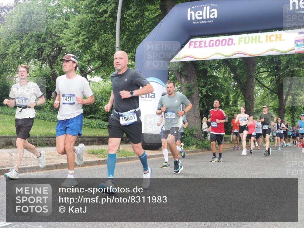 29.06.2025 - hella hamburg halbmarathon KatJ http://msf.ph/oto/8311983 29.06.2025 10:44:49 Zwischen KM18-KM19 1611, 2236, 2840, 6595, 7082 meine-sportfotos.de