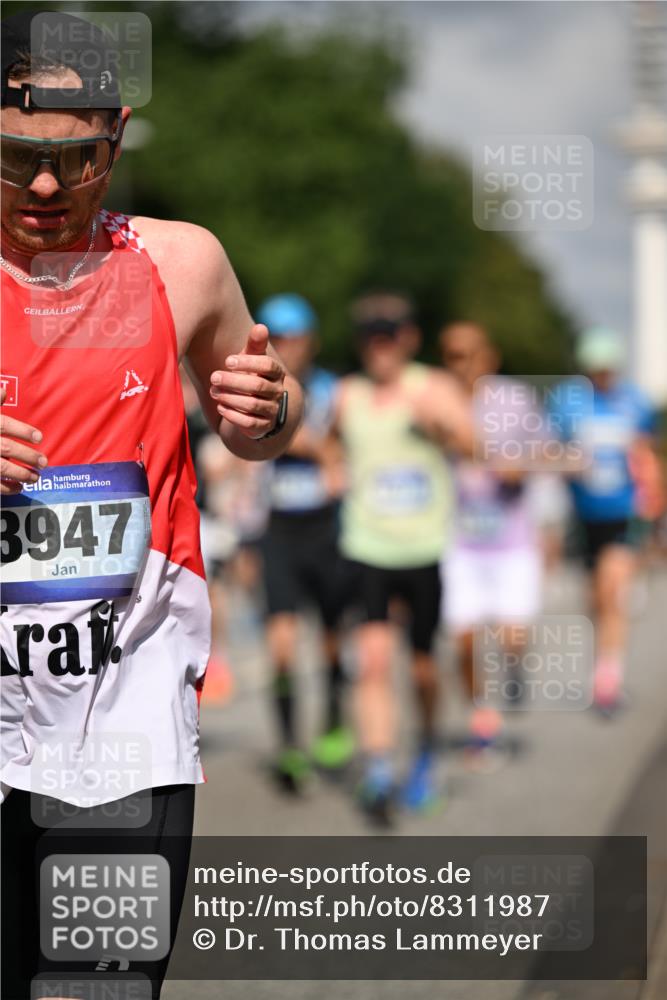 29.06.2025 - hella hamburg halbmarathon Dr. Thomas Lammeyer http://msf.ph/oto/8311987 29.06.2025 09:54:53 Kennedybrücke 1136, 1256, 1912, 1941, 1962, 2972, 3523, 3700, 3947, 4759, 4843, 4854, 4865, 4888, 5087, 5275, 5375, 5410, 6593, 6721, 6901, 7116, 7284, 7378, 7635, 7693, 8319, 8871, 9262, 9313, 9371, 9380, 9755, 9833, 9885, 10193, 10415, 10469 meine-sportfotos.de