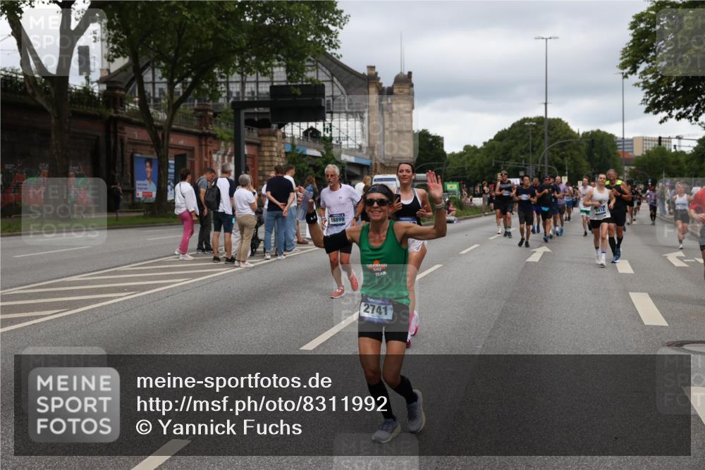 29.06.2025 - hella hamburg halbmarathon Yannick Fuchs http://msf.ph/oto/8311992 29.06.2025 10:50:37 20KM 1583, 1955, 2083, 2741, 3413, 3836, 4152, 4940, 5418, 5492, 5570, 6399, 6416, 6835, 7037, 7547, 7716, 8393, 8542, 8652, 8669, 8825, 9488, 9727, 9820, 9884, 9907, 9934, 10093, 10212, 10665, 11083, 11212, 12014, 12348, 12440, 12523, 12590, 12712, 13394, 13666, 13691, 13750, 14139, 14408, 14588, 14678, 14867, 15097, 15407, 15431, 15695, 15712, 16113, 16121, 16257, 16261, 16634, 16679, 17268, 17660, 17993, 18208, 18652, 18719, 18867, 18899, 19091 meine-sportfotos.de