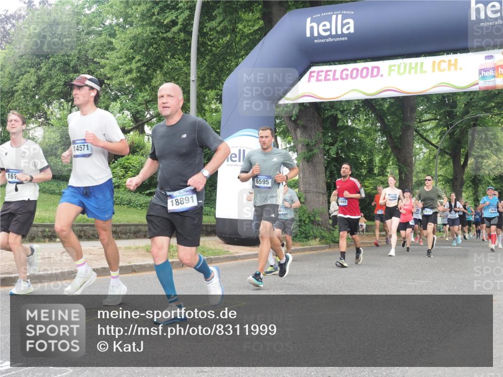 29.06.2025 - hella hamburg halbmarathon KatJ http://msf.ph/oto/8311999 29.06.2025 10:44:49 Zwischen KM18-KM19 1611, 2236, 2840, 6595, 7082 meine-sportfotos.de