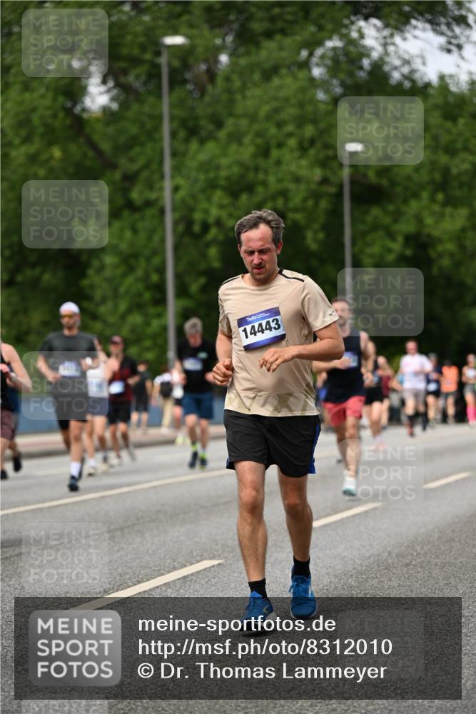 29.06.2025 - hella hamburg halbmarathon Dr. Thomas Lammeyer http://msf.ph/oto/8312010 29.06.2025 10:38:33 Kennedybrücke 1025, 1705, 1787, 2276, 2376, 2464, 2496, 2510, 2511, 3145, 3829, 4479, 4540, 4942, 5609, 5691, 6034, 6105, 6109, 6574, 6718, 6727, 6843, 7324, 7329, 7644, 8021, 8202, 8282, 8589, 9094, 9379, 9448, 9514, 10007, 10564, 10674, 11122, 11245, 11338, 11432 meine-sportfotos.de