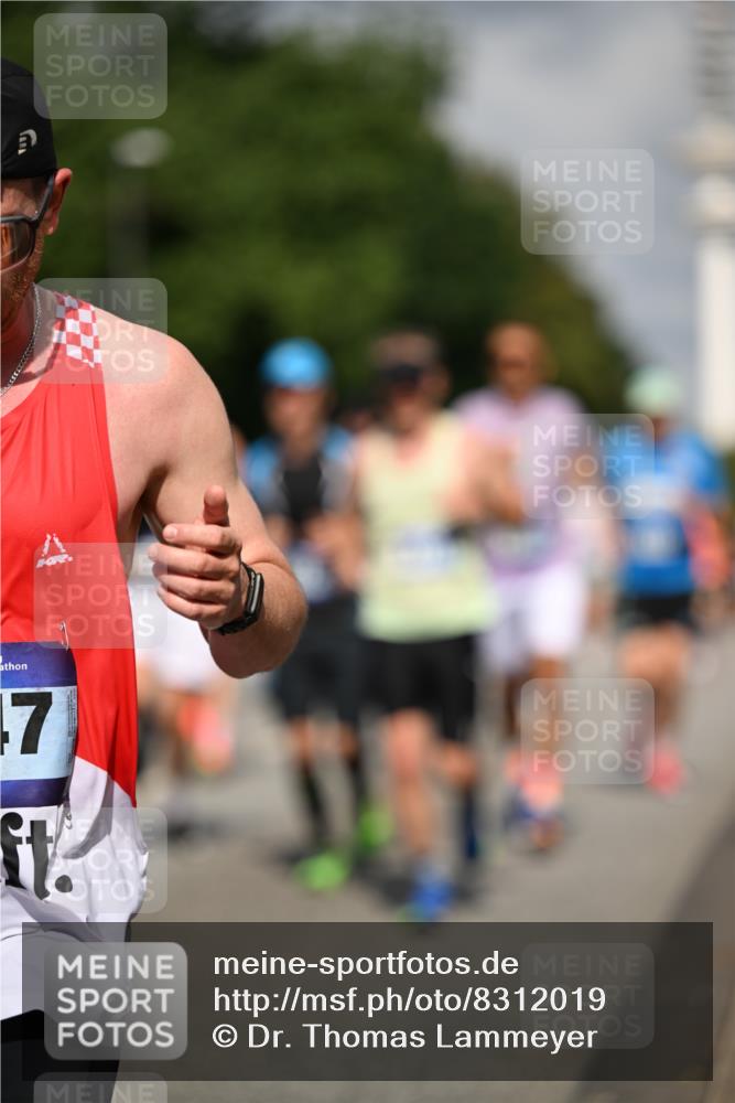 29.06.2025 - hella hamburg halbmarathon Dr. Thomas Lammeyer http://msf.ph/oto/8312019 29.06.2025 09:54:53 Kennedybrücke 1136, 1256, 1912, 1941, 1962, 2972, 3523, 3700, 3947, 4759, 4843, 4854, 4865, 4888, 5087, 5275, 5375, 5410, 6593, 6721, 6901, 7116, 7284, 7378, 7635, 7693, 8319, 8871, 9262, 9313, 9371, 9380, 9755, 9833, 9885, 10193, 10415, 10469 meine-sportfotos.de
