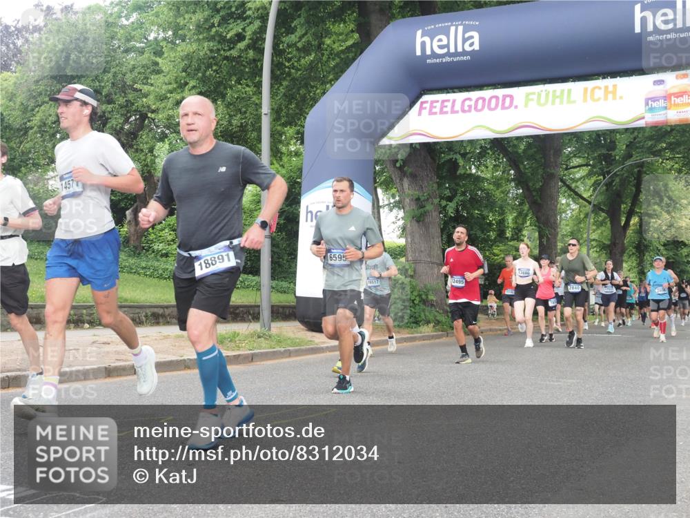 29.06.2025 - hella hamburg halbmarathon KatJ http://msf.ph/oto/8312034 29.06.2025 10:44:49 Zwischen KM18-KM19 1611, 2236, 2840, 6595, 7082 meine-sportfotos.de