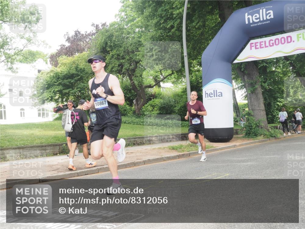 29.06.2025 - hella hamburg halbmarathon KatJ http://msf.ph/oto/8312056 29.06.2025 10:15:24 Zwischen KM18-KM19  meine-sportfotos.de