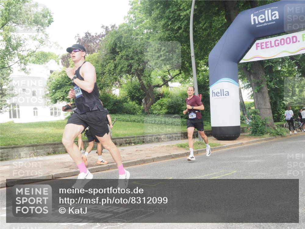 29.06.2025 - hella hamburg halbmarathon KatJ http://msf.ph/oto/8312099 29.06.2025 10:15:24 Zwischen KM18-KM19  meine-sportfotos.de