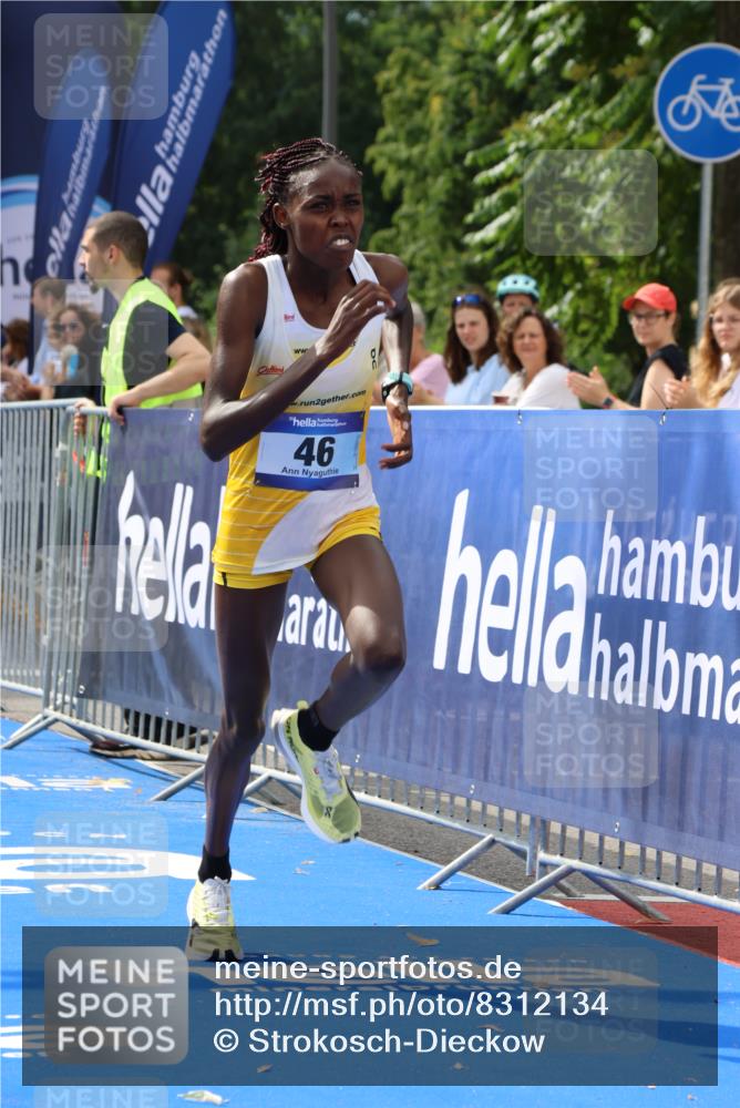 29.06.2025 - hella hamburg halbmarathon Strokosch-Dieckow http://msf.ph/oto/8312134 29.06.2025 10:11:07 Ziel 46 meine-sportfotos.de