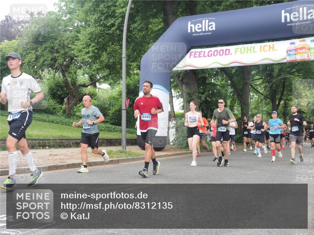 29.06.2025 - hella hamburg halbmarathon KatJ http://msf.ph/oto/8312135 29.06.2025 10:44:51 Zwischen KM18-KM19 1611, 2236, 2282, 2806, 2840, 6595, 7856 meine-sportfotos.de