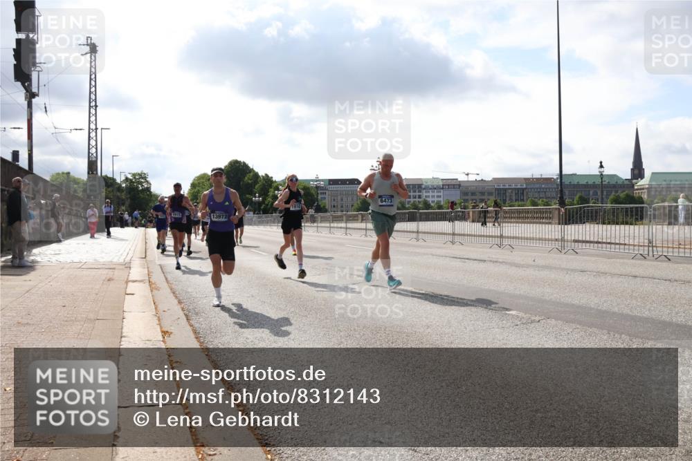 29.06.2025 - hella hamburg halbmarathon Lena Gebhardt http://msf.ph/oto/8312143 29.06.2025 09:47:13 Lombardsbrücke 6473, 1910, 6915, 13972, 8888, 1002, 1053, 1396, 1407, 1411, 1577, 1910, 1959, 2121, 2228, 2563, 2774, 2836, 3005, 3783, 3790, 3935, 4246, 4740, 5193, 5660, 5961, 6032, 6305, 6473, 6915, 7080, 7466, 7622, 7831, 7867, 7972, 8323, 8366, 9171, 9376, 9508, 9519, 10477, 10771, 11055, 11370, 11806, 11898, 12137, 12204, 12704, 12899, 13148, 13199, 13493, 13494, 13729, 13771, 13972, 13991, 14069, 14385, 14459 meine-sportfotos.de