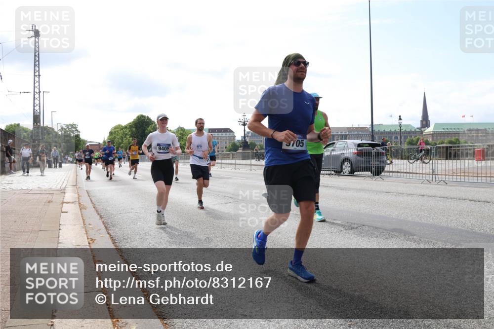 29.06.2025 - hella hamburg halbmarathon Lena Gebhardt http://msf.ph/oto/8312167 29.06.2025 10:12:21 Lombardsbrücke 9405, 3705, 1062, 1249, 1610, 1785, 1790, 1850, 2661, 2963, 2964, 3182, 3248, 3262, 3746, 4453, 4499, 4554, 5166, 5176, 5597, 5598, 6822, 6871, 6966, 7014, 7474, 8971, 9253, 9254, 9405, 9705, 10409, 10581, 10685, 11509, 11525, 11537, 11581, 11917, 13171, 13542, 13566, 13816, 13958, 14060, 14196, 14313, 14540, 14863, 14868, 15137, 15369, 16379, 16473, 16976, 18178, 18261, 18395, 18429, 18493, 18655 meine-sportfotos.de