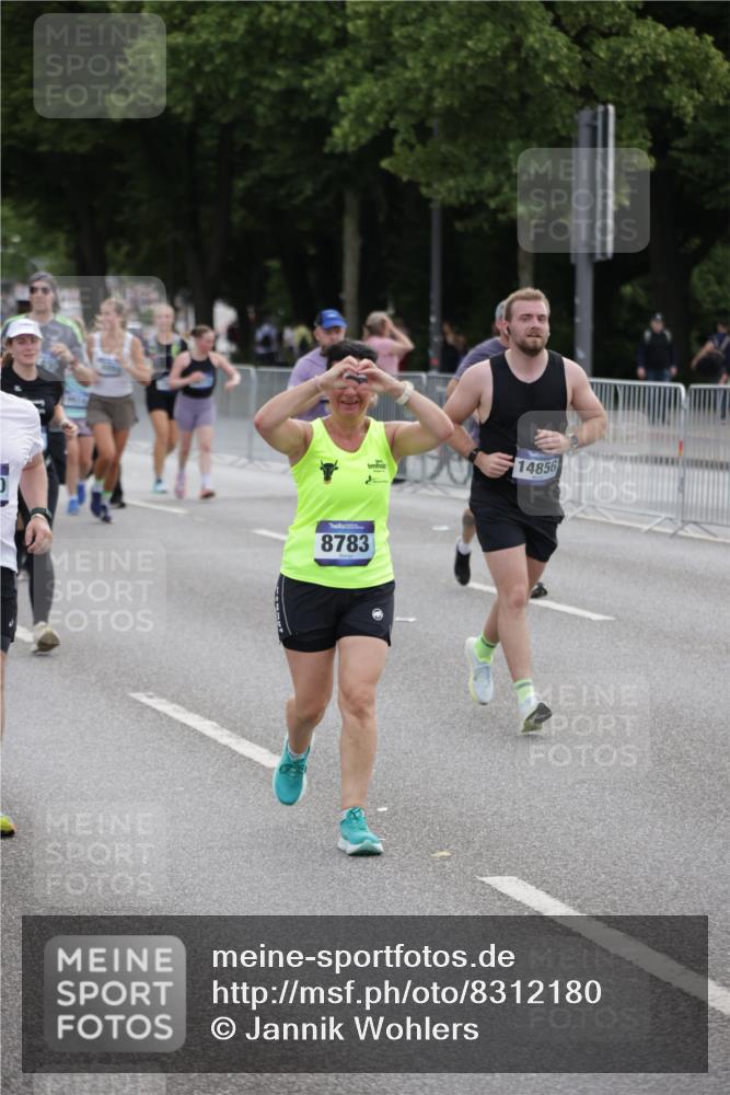 29.06.2025 - hella hamburg halbmarathon Jannik Wohlers http://msf.ph/oto/8312180 29.06.2025 10:38:34 Lombardsbrücke 1232, 1390, 1451, 2524, 2534, 3307, 3745, 3927, 4257, 4320, 4410, 4964, 6062, 6112, 6611, 7263, 7589, 8367, 8457, 8783, 9455, 9708, 9974, 9977, 10072, 10554, 10604, 10696, 11059, 12028, 12092, 12410, 12722, 13060, 13922, 14557, 14558, 14856, 16335, 16388, 16841, 16883, 17313, 18050, 18504 meine-sportfotos.de