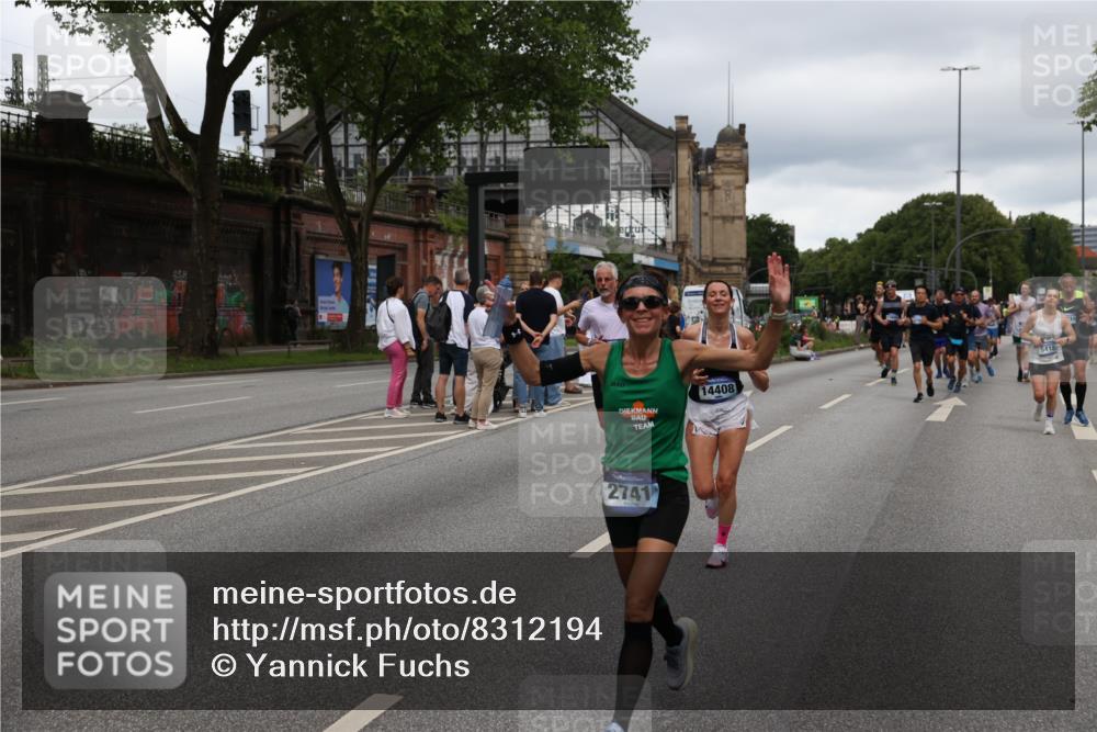 29.06.2025 - hella hamburg halbmarathon Yannick Fuchs http://msf.ph/oto/8312194 29.06.2025 10:50:37 20KM 1583, 1955, 2083, 2741, 3413, 3836, 4152, 4940, 5418, 5492, 5570, 6399, 6416, 6835, 7037, 7547, 7716, 8393, 8542, 8652, 8669, 8825, 9488, 9727, 9820, 9884, 9907, 9934, 10093, 10212, 10665, 11083, 11212, 12014, 12348, 12440, 12523, 12590, 12712, 13394, 13666, 13691, 13750, 14139, 14408, 14588, 14678, 14867, 15097, 15407, 15431, 15695, 15712, 16113, 16121, 16257, 16261, 16634, 16679, 17268, 17660, 17993, 18208, 18652, 18719, 18867, 18899, 19091 meine-sportfotos.de
