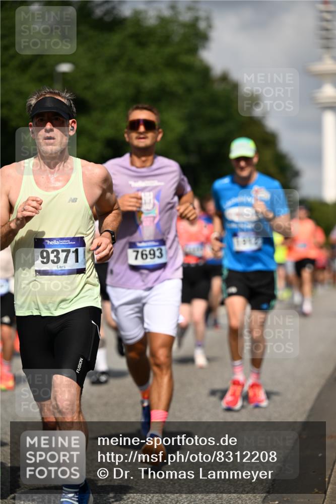 29.06.2025 - hella hamburg halbmarathon Dr. Thomas Lammeyer http://msf.ph/oto/8312208 29.06.2025 09:54:54 Kennedybrücke 1136, 1256, 1912, 1941, 1962, 2972, 3523, 3700, 3947, 4759, 4843, 4854, 4865, 5275, 5375, 5410, 6593, 6721, 6901, 7116, 7284, 7378, 7635, 7693, 8319, 8871, 9262, 9313, 9371, 9380, 9755, 9833, 9885, 10193, 10375, 10415, 10469 meine-sportfotos.de