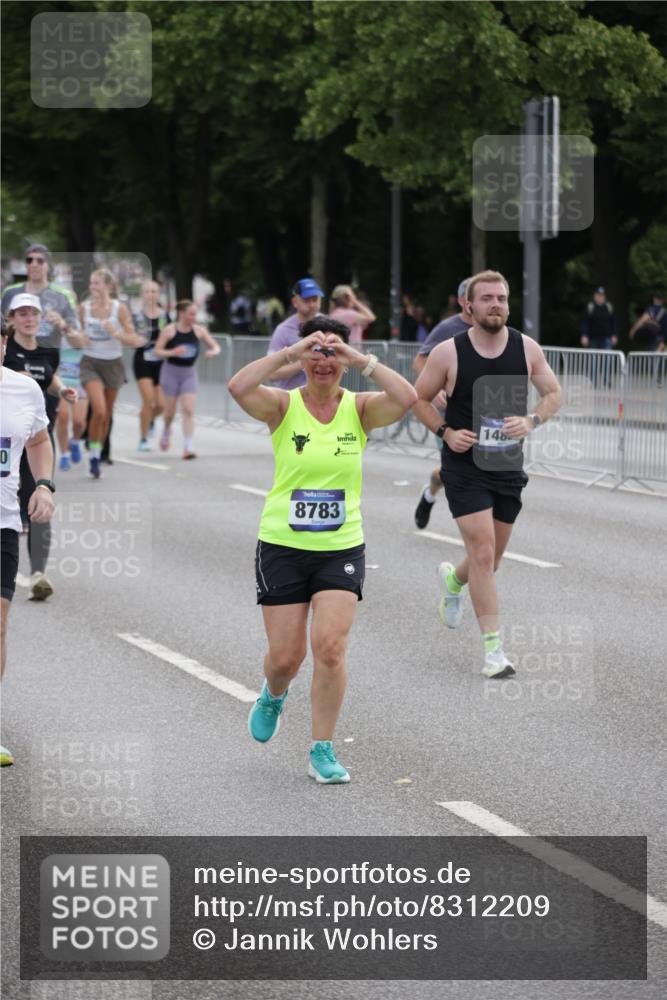 29.06.2025 - hella hamburg halbmarathon Jannik Wohlers http://msf.ph/oto/8312209 29.06.2025 10:38:34 Lombardsbrücke 1232, 1390, 1451, 2524, 2534, 3307, 3745, 3927, 4257, 4320, 4410, 4964, 6062, 6112, 6611, 7263, 7589, 8367, 8457, 8783, 9455, 9708, 9974, 9977, 10072, 10554, 10604, 10696, 11059, 12028, 12092, 12410, 12722, 13060, 13922, 14557, 14558, 14856, 16335, 16388, 16841, 16883, 17313, 18050, 18504 meine-sportfotos.de