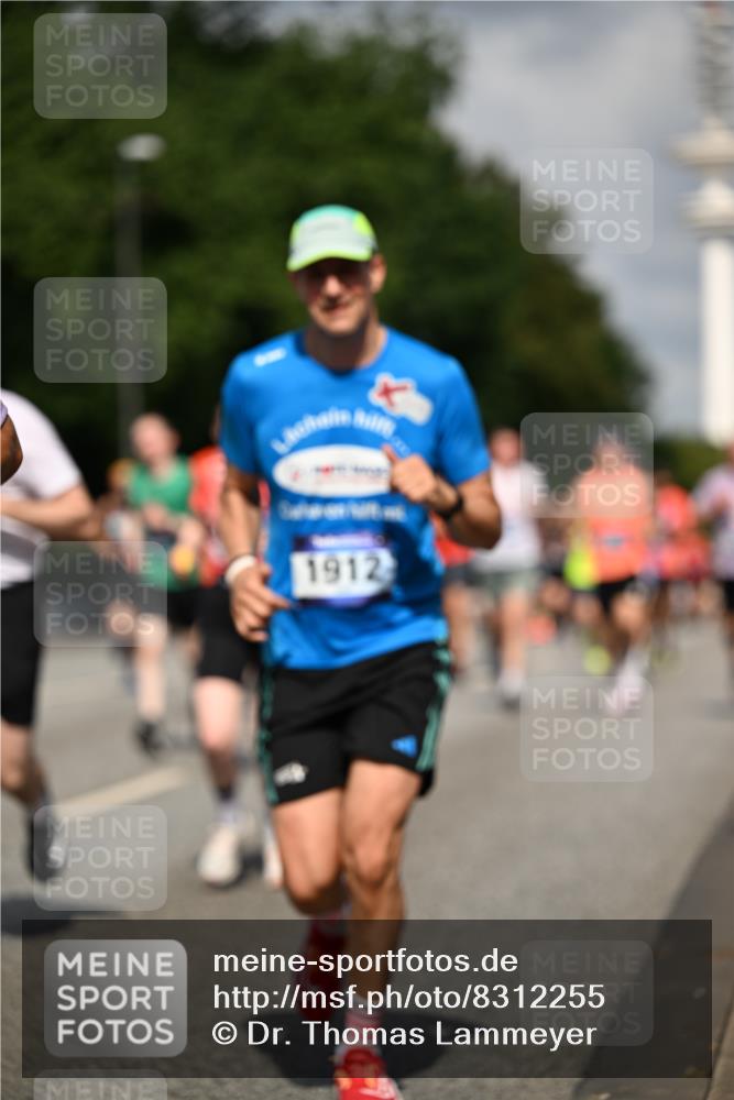 29.06.2025 - hella hamburg halbmarathon Dr. Thomas Lammeyer http://msf.ph/oto/8312255 29.06.2025 09:54:56 Kennedybrücke 1136, 1256, 1912, 1941, 1962, 2972, 3523, 3700, 3947, 4759, 4843, 4854, 4865, 5275, 5375, 5410, 6593, 6901, 7116, 7363, 7378, 7635, 7693, 7962, 8871, 9262, 9371, 9380, 9755, 9833, 9885, 10193, 10375, 10415, 10469 meine-sportfotos.de