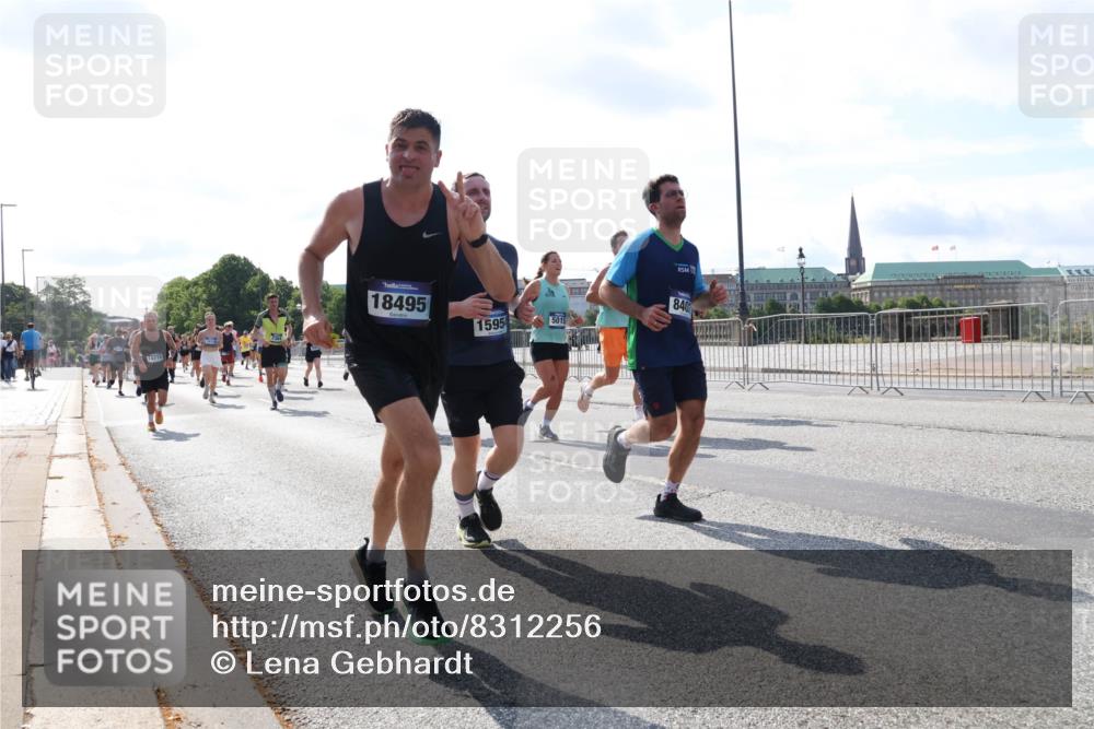 29.06.2025 - hella hamburg halbmarathon Lena Gebhardt http://msf.ph/oto/8312256 29.06.2025 09:59:52 Lombardsbrücke 14778, 18495, 1595, 5015, 840, 1006, 1125, 1264, 1334, 1366, 1595, 1642, 1834, 1914, 1955, 2099, 2348, 2364, 2391, 2432, 2447, 2582, 2584, 2630, 2676, 2677, 2910, 3181, 3279, 3668, 3836, 4013, 4231, 4426, 4632, 4772, 4796, 4837, 5015, 5134, 5277, 5341, 5465, 6174, 6201, 6202, 6414, 6415, 6462, 6581, 6587, 7833, 8330, 8520, 8542, 8652, 8846, 8929, 9142, 9488, 9903, 9907, 9984, 10020, 10031, 11039, 11568, 11844 meine-sportfotos.de