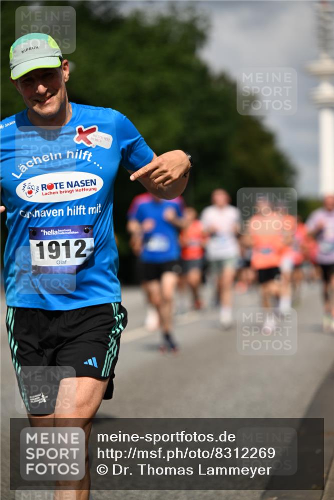 29.06.2025 - hella hamburg halbmarathon Dr. Thomas Lammeyer http://msf.ph/oto/8312269 29.06.2025 09:54:56 Kennedybrücke 1136, 1256, 1912, 1941, 1962, 2972, 3523, 3700, 3947, 4759, 4843, 4854, 4865, 5275, 5375, 5410, 6593, 6901, 7116, 7363, 7378, 7635, 7693, 7962, 8871, 9262, 9371, 9380, 9755, 9833, 9885, 10193, 10375, 10415, 10469 meine-sportfotos.de