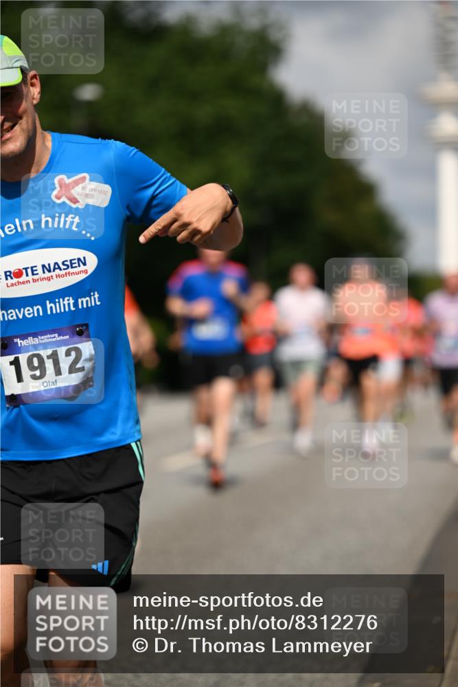 29.06.2025 - hella hamburg halbmarathon Dr. Thomas Lammeyer http://msf.ph/oto/8312276 29.06.2025 09:54:56 Kennedybrücke 1136, 1256, 1912, 1941, 1962, 2972, 3523, 3700, 3947, 4759, 4843, 4854, 4865, 5275, 5375, 5410, 6593, 6901, 7116, 7363, 7378, 7635, 7693, 7962, 8871, 9262, 9371, 9380, 9755, 9833, 9885, 10193, 10375, 10415, 10469 meine-sportfotos.de