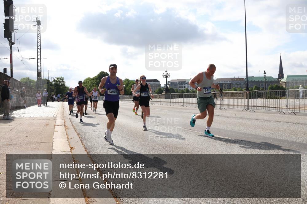 29.06.2025 - hella hamburg halbmarathon Lena Gebhardt http://msf.ph/oto/8312281 29.06.2025 09:47:13 Lombardsbrücke 13972, 6473, 1910, 6915, 188855, 1002, 1053, 1396, 1407, 1411, 1577, 1910, 1959, 2121, 2228, 2563, 2774, 2836, 3005, 3783, 3790, 3935, 4246, 4740, 5193, 5660, 5961, 6032, 6305, 6473, 6915, 7080, 7466, 7622, 7831, 7867, 7972, 8323, 8366, 9171, 9376, 9508, 9519, 10477, 10771, 11055, 11370, 11806, 11898, 12137, 12204, 12704, 12899, 13148, 13199, 13493, 13494, 13729, 13771, 13972, 13991, 14069, 14385, 14459 meine-sportfotos.de