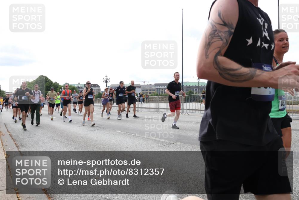 29.06.2025 - hella hamburg halbmarathon Lena Gebhardt http://msf.ph/oto/8312357 29.06.2025 10:22:04 Lombardsbrücke 1405, 16762, 10167, 1294, 1416, 66, 1003, 1158, 1187, 1191, 1250, 1294, 1419, 1598, 1668, 1958, 1963, 2009, 2022, 2063, 2172, 2315, 2351, 2353, 2514, 2529, 2744, 3050, 3108, 3172, 3458, 3606, 3768, 3995, 4046, 4113, 4114, 4131, 4289, 4366, 4375, 4376, 4556, 4829, 4970, 5122, 5641, 5759, 5957, 6030, 6049, 6086, 6307, 6475, 6676, 6805, 6881, 6977, 7075, 7162, 7612, 7672, 8431, 8715, 8855, 8860, 8884, 8896, 8954, 8959, 9002, 9062, 9369 meine-sportfotos.de