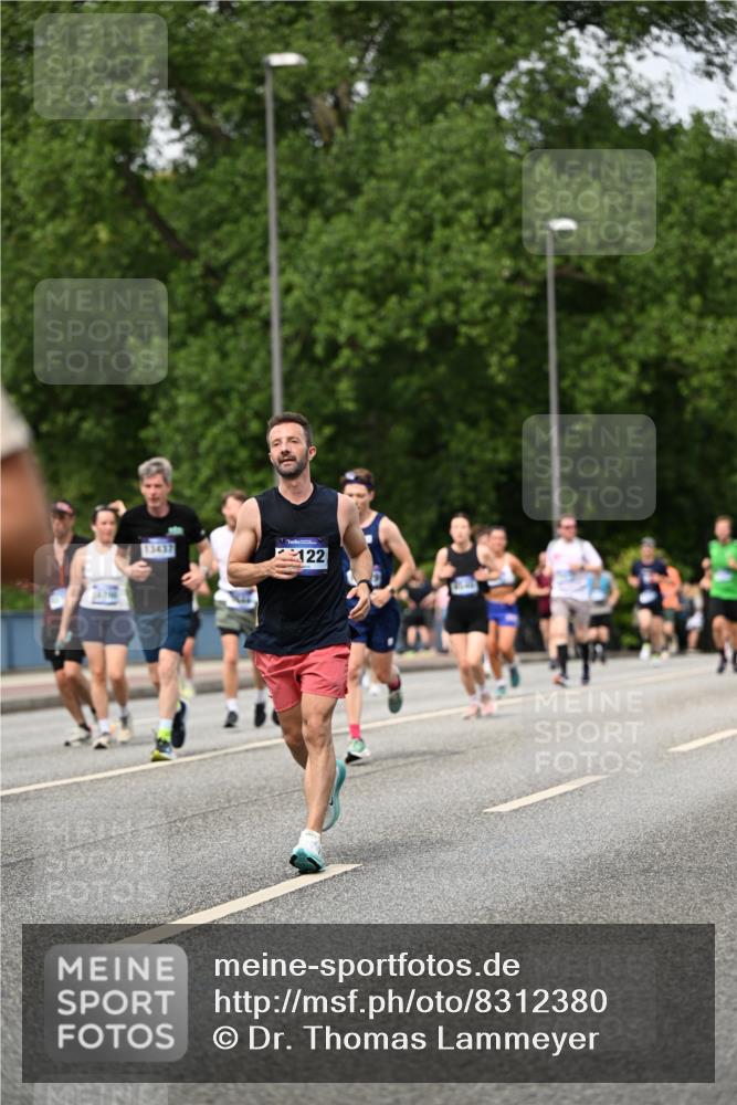 29.06.2025 - hella hamburg halbmarathon Dr. Thomas Lammeyer http://msf.ph/oto/8312380 29.06.2025 10:38:35 Kennedybrücke 1025, 1705, 1787, 2276, 2376, 2464, 2496, 2510, 2511, 2801, 3145, 3420, 3829, 4479, 4540, 4942, 5609, 6034, 6105, 6109, 6574, 6718, 6727, 6843, 7324, 7329, 7644, 8021, 8202, 8282, 8589, 9094, 9379, 9448, 9514, 10007, 10564, 10674, 11122, 11245, 11432 meine-sportfotos.de