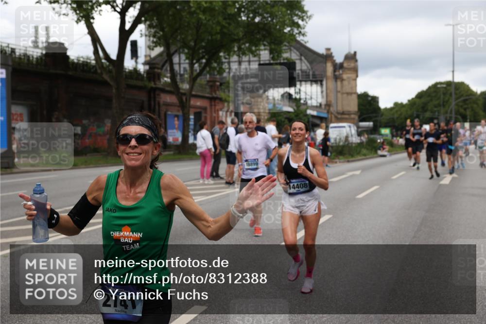 29.06.2025 - hella hamburg halbmarathon Yannick Fuchs http://msf.ph/oto/8312388 29.06.2025 10:50:38 20KM 1583, 1955, 2034, 2083, 2741, 3413, 3836, 4152, 4940, 5418, 5492, 5570, 6399, 6416, 6835, 7037, 7716, 8393, 8542, 8652, 8669, 8825, 9488, 9727, 9820, 9884, 9907, 9934, 10093, 10212, 10665, 11083, 11212, 12014, 12348, 12440, 12523, 12590, 12712, 13394, 13666, 13691, 13750, 14139, 14408, 14588, 14678, 14867, 15097, 15407, 15431, 15695, 15712, 16113, 16121, 16257, 16261, 16634, 16679, 17268, 17660, 17993, 18208, 18652, 18719, 18899, 19091, 19184 meine-sportfotos.de