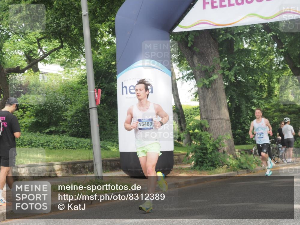 29.06.2025 - hella hamburg halbmarathon KatJ http://msf.ph/oto/8312389 29.06.2025 10:15:27 Zwischen KM18-KM19  meine-sportfotos.de