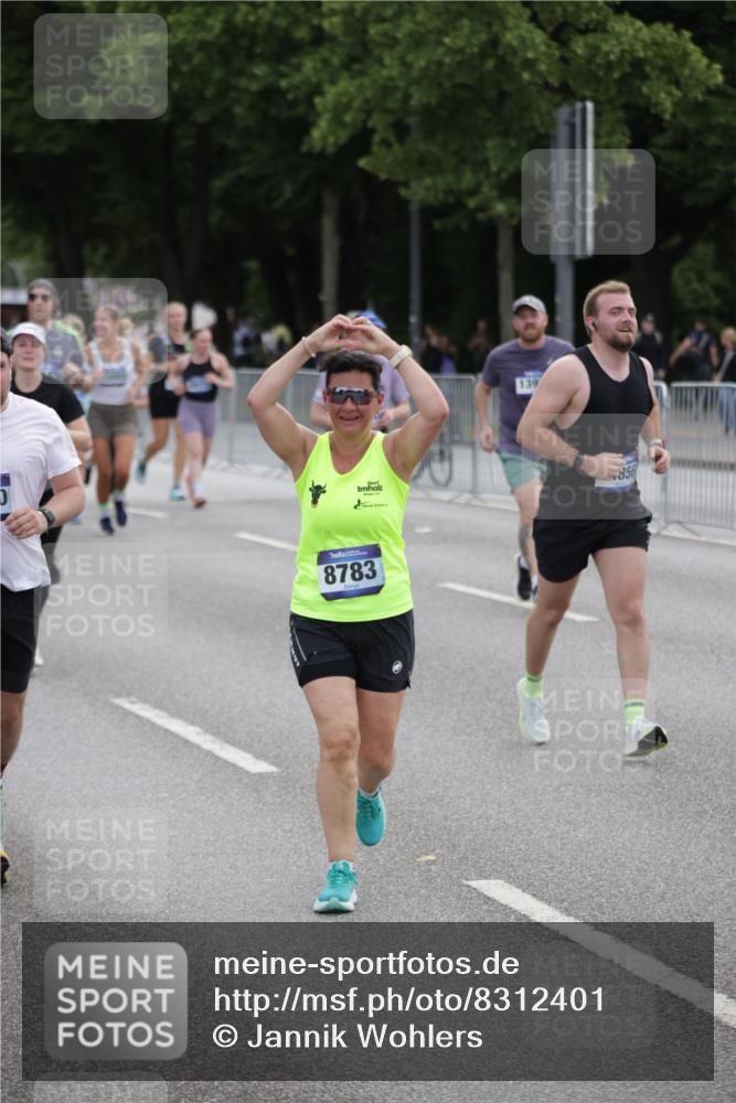 29.06.2025 - hella hamburg halbmarathon Jannik Wohlers http://msf.ph/oto/8312401 29.06.2025 10:38:34 Lombardsbrücke 1232, 1390, 1451, 2524, 2534, 3307, 3745, 3927, 4257, 4320, 4410, 4964, 6062, 6112, 6611, 7263, 7589, 8367, 8457, 8783, 9455, 9708, 9974, 9977, 10072, 10554, 10604, 10696, 11059, 12028, 12092, 12410, 12722, 13060, 13922, 14557, 14558, 14856, 16335, 16388, 16841, 16883, 17313, 18050, 18504 meine-sportfotos.de