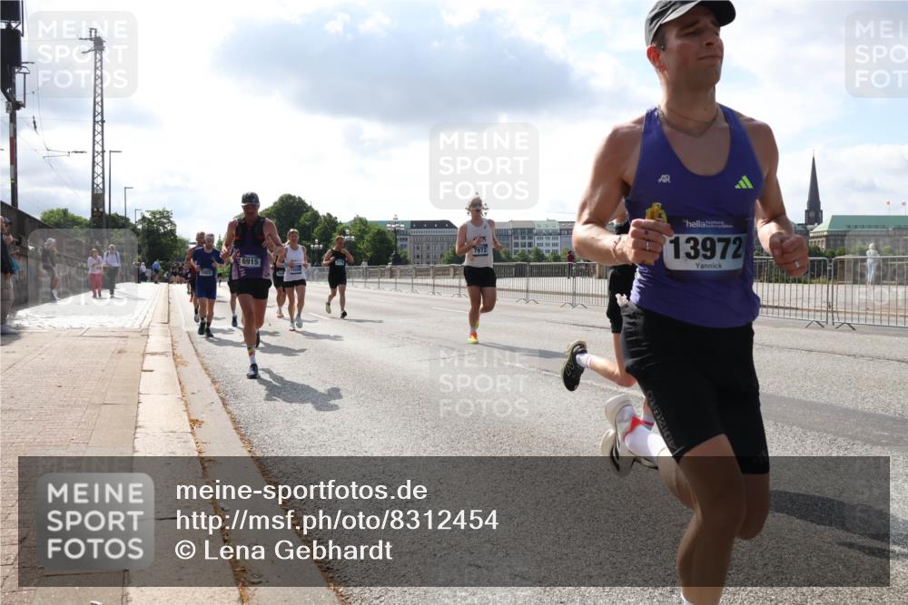 29.06.2025 - hella hamburg halbmarathon Lena Gebhardt http://msf.ph/oto/8312454 29.06.2025 09:47:14 Lombardsbrücke 7972, 6915, 13972, 1002, 1053, 1396, 1407, 1411, 1577, 1910, 1959, 2121, 2228, 2563, 2774, 2836, 3005, 3783, 3790, 3935, 4246, 4740, 5193, 5660, 5961, 6032, 6305, 6473, 6915, 7080, 7466, 7622, 7831, 7867, 7972, 8323, 8366, 9171, 9376, 9508, 9519, 10477, 10771, 11055, 11370, 11806, 11898, 12137, 12204, 12704, 12899, 13148, 13199, 13493, 13494, 13729, 13771, 13972, 13991, 14069, 14385, 14459 meine-sportfotos.de