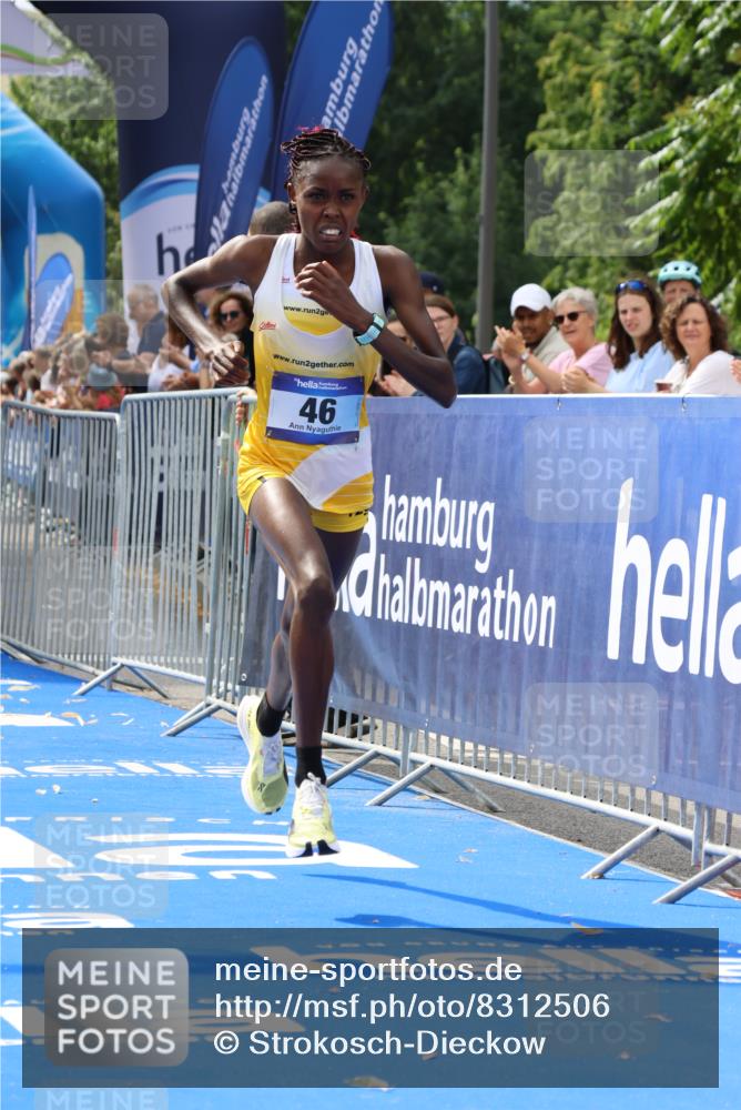29.06.2025 - hella hamburg halbmarathon Strokosch-Dieckow http://msf.ph/oto/8312506 29.06.2025 10:11:07 Ziel 46 meine-sportfotos.de