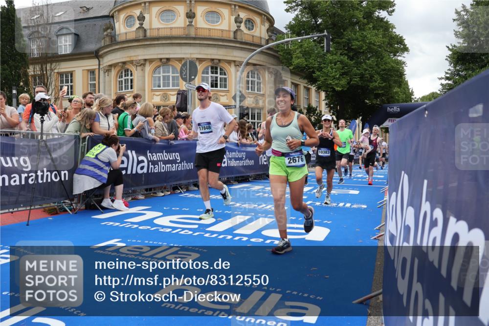29.06.2025 - hella hamburg halbmarathon Strokosch-Dieckow http://msf.ph/oto/8312550 29.06.2025 10:57:18 Ziel 1387, 1877, 2417, 2676, 4167, 4940, 5926, 6272, 8585, 9450, 9577, 9727, 9884, 9934, 10383, 11590, 11612, 12014, 12590, 13394, 13664, 13750, 15110, 15229, 15664, 16625, 16830, 17160, 17660, 17779, 17828, 17848, 17993, 19184 meine-sportfotos.de
