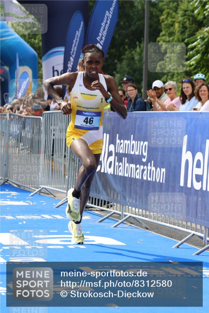 29.06.2025 - hella hamburg halbmarathon Strokosch-Dieckow http://msf.ph/oto/8312580 29.06.2025 10:11:06 Ziel 46 meine-sportfotos.de