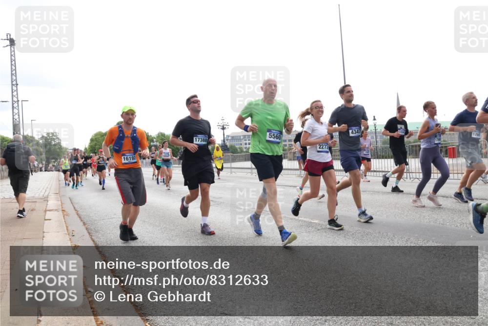 29.06.2025 - hella hamburg halbmarathon Lena Gebhardt http://msf.ph/oto/8312633 29.06.2025 10:37:20 Lombardsbrücke 1276, 16192, 5560, 17388, 2272, 4347, 44341, 176, 1022, 1253, 1276, 1337, 1339, 1488, 1490, 1597, 1819, 1952, 1954, 2016, 2031, 2072, 2104, 2272, 2480, 2486, 2640, 3127, 3165, 3633, 3714, 3895, 4097, 4347, 4733, 5146, 5171, 5186, 5224, 5538, 5560, 5640, 5786, 5790, 5940, 6172, 6359, 6584, 6804, 6821, 6955, 7085, 7124, 7202, 7235, 7544, 7707, 7777, 7823, 8007, 8257, 8258, 8315, 8758, 8811, 8843, 9054, 9055, 9524, 12123, 12472, 12824, 16680 meine-sportfotos.de