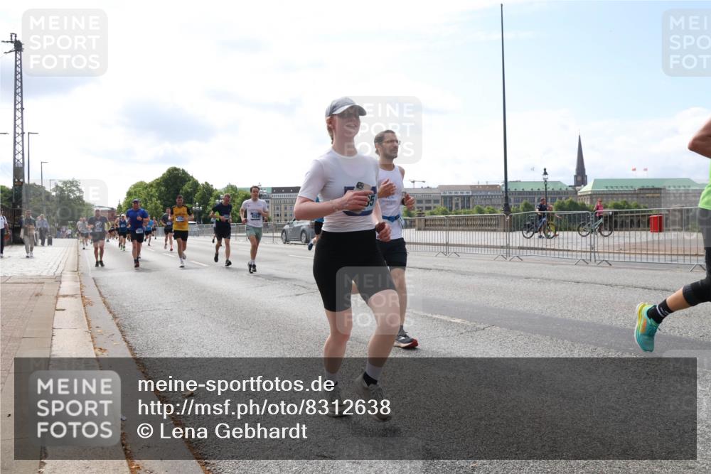 29.06.2025 - hella hamburg halbmarathon Lena Gebhardt http://msf.ph/oto/8312638 29.06.2025 10:12:22 Lombardsbrücke 1062, 1249, 1610, 1785, 1790, 1850, 2661, 2963, 2964, 3182, 3248, 3262, 3746, 4453, 4499, 4554, 5150, 5166, 5176, 5597, 5598, 6822, 6871, 6966, 7014, 7474, 8971, 9253, 9254, 9405, 9705, 10409, 10581, 10685, 11509, 11525, 11537, 11581, 11917, 12456, 13171, 13542, 13566, 13816, 14060, 14196, 14313, 14540, 14863, 14868, 15137, 15369, 16379, 16473, 16976, 18178, 18261, 18395, 18429, 18493, 18655 meine-sportfotos.de