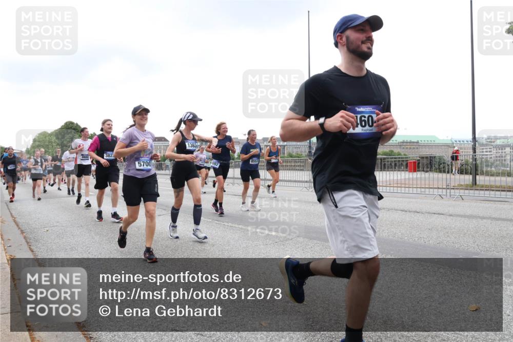 29.06.2025 - hella hamburg halbmarathon Lena Gebhardt http://msf.ph/oto/8312673 29.06.2025 10:47:01 Lombardsbrücke 8684, 13756, 3823, 5700, 1363, 8553, 160, 1073, 1185, 1286, 1363, 1371, 1375, 1593, 1607, 1704, 1720, 1961, 1999, 2162, 2211, 2320, 2327, 2537, 2555, 2556, 2665, 2981, 3277, 3406, 3407, 3469, 3734, 3823, 4184, 4202, 4239, 4296, 4342, 4355, 4483, 4604, 5111, 5114, 5700, 5796, 5953, 6485, 6496, 6740, 6879, 7073, 7412, 7430, 7431, 7767, 7827, 8131, 8477, 8486, 8553, 8684, 8706, 8967, 9691, 10230, 13969, 14261, 15852, 16882, 16987 meine-sportfotos.de