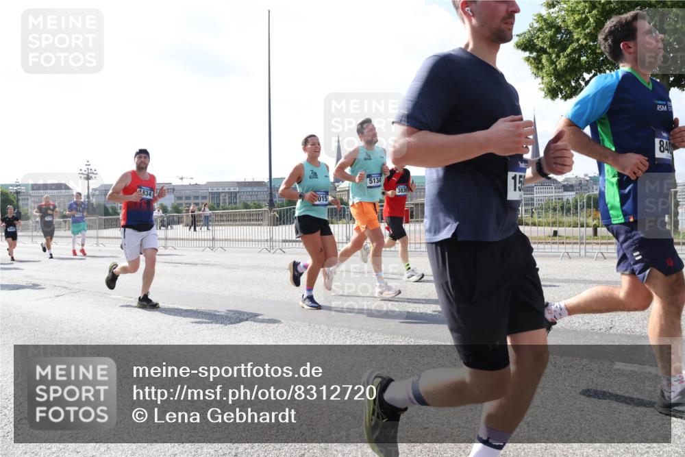 29.06.2025 - hella hamburg halbmarathon Lena Gebhardt http://msf.ph/oto/8312720 29.06.2025 09:59:53 Lombardsbrücke 015, 1834, 5134, 383, 15, 840, 1006, 1125, 1264, 1334, 1366, 1595, 1642, 1834, 1914, 1955, 2099, 2159, 2348, 2364, 2391, 2432, 2447, 2582, 2584, 2630, 2676, 2677, 2910, 3181, 3279, 3668, 3836, 4013, 4231, 4426, 4632, 4772, 4796, 4837, 5015, 5134, 5277, 5341, 5465, 6174, 6201, 6202, 6414, 6415, 6462, 6581, 6587, 8330, 8520, 8542, 8652, 8846, 8929, 9142, 9488, 9903, 9907, 9984, 10020, 10031, 11039, 11568, 11844 meine-sportfotos.de
