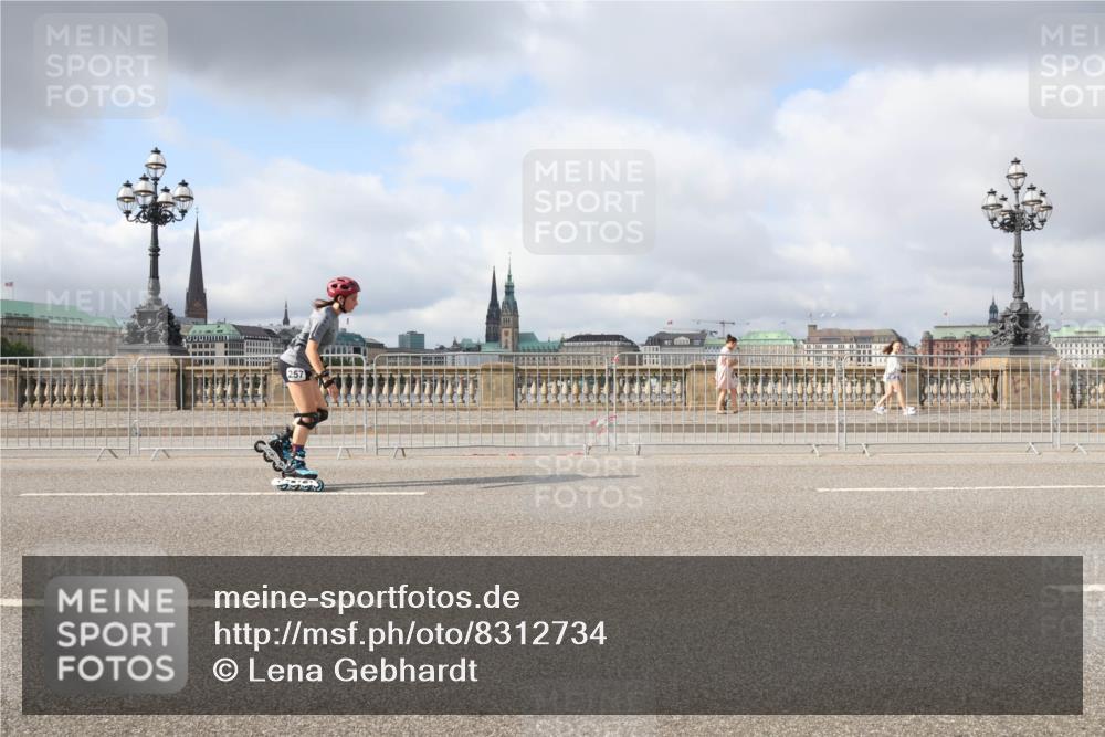 29.06.2025 - hella hamburg halbmarathon Lena Gebhardt http://msf.ph/oto/8312734 29.06.2025 09:07:08 Lombardsbrücke 257 meine-sportfotos.de