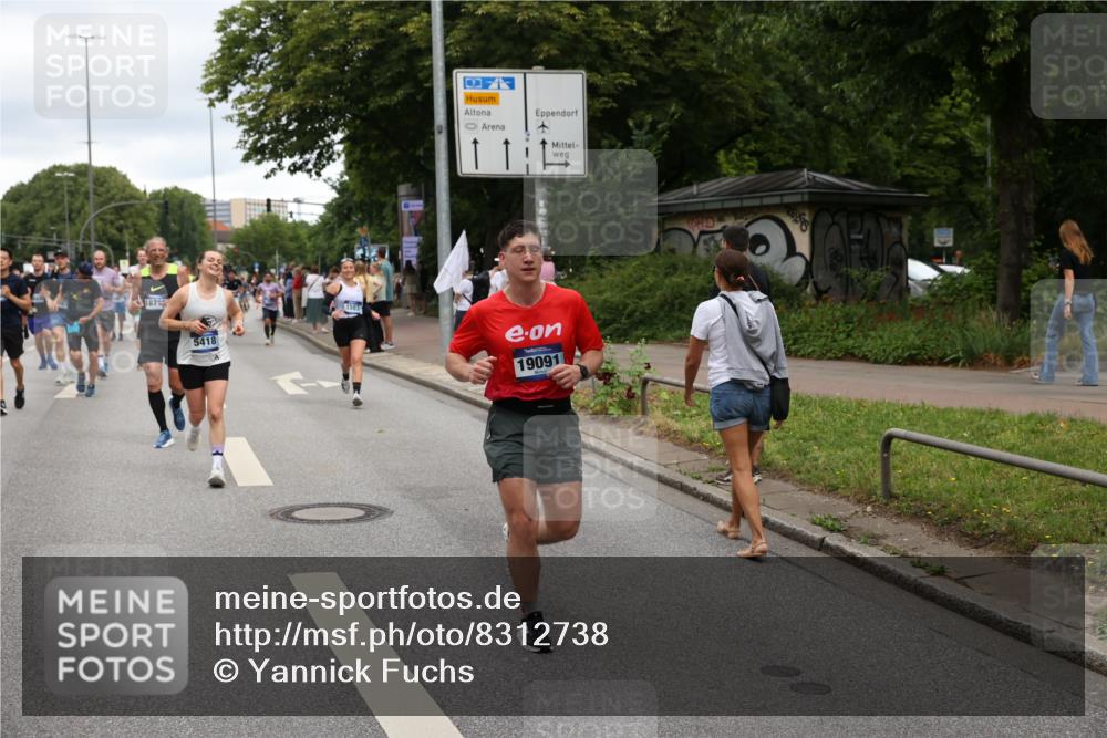 29.06.2025 - hella hamburg halbmarathon Yannick Fuchs http://msf.ph/oto/8312738 29.06.2025 10:50:39 20KM 1583, 1955, 2034, 2083, 2741, 3413, 3836, 4152, 4940, 5418, 5492, 5570, 6399, 6416, 6835, 7716, 8393, 8542, 8652, 8669, 8825, 9488, 9727, 9820, 9884, 9907, 9934, 10093, 10133, 10212, 10665, 11083, 11212, 12014, 12348, 12440, 12523, 12590, 12712, 13394, 13666, 13691, 13750, 14139, 14408, 14588, 14678, 14867, 15097, 15407, 15431, 15695, 15712, 16113, 16121, 16257, 16261, 16470, 16634, 16679, 17268, 17993, 18208, 18652, 18719, 18899, 19091, 19184 meine-sportfotos.de