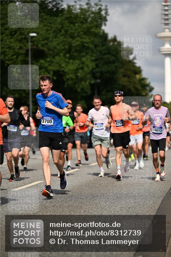 29.06.2025 - hella hamburg halbmarathon Dr. Thomas Lammeyer http://msf.ph/oto/8312739 29.06.2025 09:54:58 Kennedybrücke 1136, 1256, 1570, 1912, 1941, 2972, 3523, 3700, 3947, 4759, 4843, 4854, 4865, 4999, 5275, 5375, 5410, 6593, 7105, 7363, 7378, 7693, 7962, 8871, 9262, 9371, 9380, 9755, 9833, 9885, 10193, 10375, 10415, 10469, 11417 meine-sportfotos.de