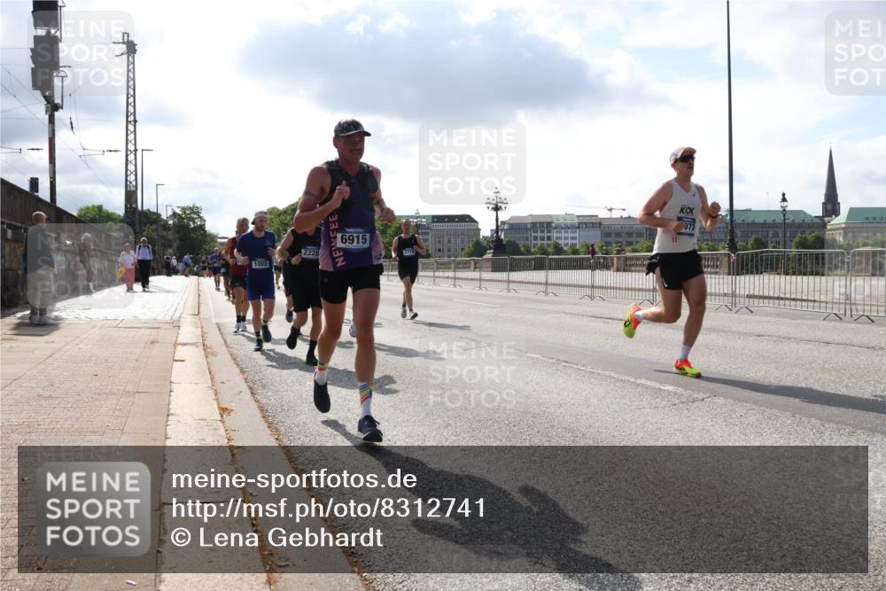 29.06.2025 - hella hamburg halbmarathon Lena Gebhardt http://msf.ph/oto/8312741 29.06.2025 09:47:15 Lombardsbrücke 1002, 2228, 6915, 2774, 1002, 1053, 1396, 1407, 1411, 1577, 1910, 1959, 2121, 2228, 2563, 2774, 2836, 3005, 3783, 3790, 3935, 4246, 4740, 5193, 5660, 5961, 6032, 6305, 6473, 6915, 7080, 7466, 7622, 7831, 7867, 7972, 8323, 8366, 9171, 9376, 9508, 9519, 10477, 10771, 11055, 11370, 11806, 11898, 12137, 12204, 12704, 12899, 13148, 13199, 13493, 13494, 13729, 13771, 13972, 13991, 14069, 14385, 14459 meine-sportfotos.de