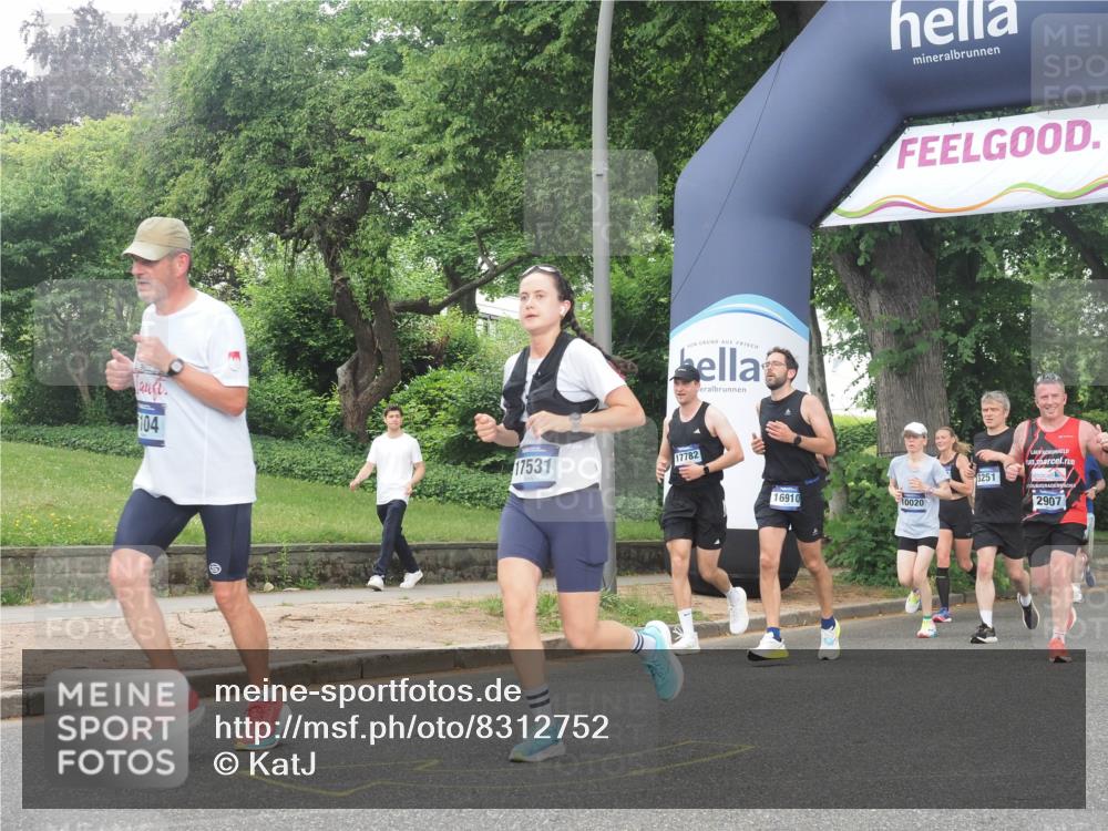 29.06.2025 - hella hamburg halbmarathon KatJ http://msf.ph/oto/8312752 29.06.2025 10:44:55 Zwischen KM18-KM19 2282, 2806, 2840, 2907, 5341, 6104, 6595, 7856 meine-sportfotos.de