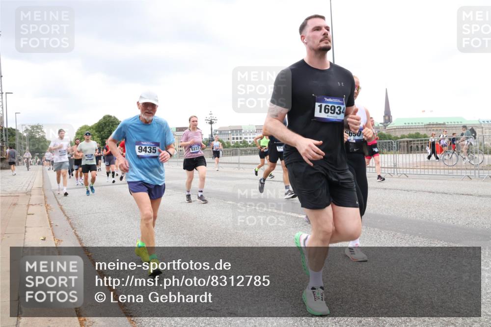 29.06.2025 - hella hamburg halbmarathon Lena Gebhardt http://msf.ph/oto/8312785 29.06.2025 10:56:36 Lombardsbrücke 9435, 1047, 5237, 16934, 5650, 1047, 1113, 1738, 2095, 2143, 2307, 2887, 2915, 2932, 2991, 3257, 3348, 3418, 3438, 3516, 3517, 3520, 3614, 3675, 3676, 3953, 3987, 4083, 4094, 4118, 4773, 5237, 5438, 5580, 5589, 5693, 5757, 5911, 5944, 6348, 6349, 6690, 6968, 7025, 7028, 7090, 7307, 7381, 7711, 8005, 8108, 8150, 8517, 8606, 8766, 8939, 8943, 9172, 9210, 9383, 9435, 9606, 9910, 9948, 9953, 10555, 10569, 10571, 10740, 10784, 10987 meine-sportfotos.de