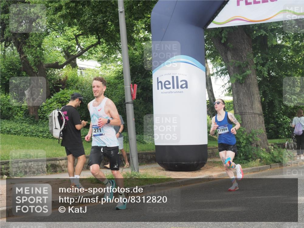 29.06.2025 - hella hamburg halbmarathon KatJ http://msf.ph/oto/8312820 29.06.2025 10:15:30 Zwischen KM18-KM19 1271 meine-sportfotos.de