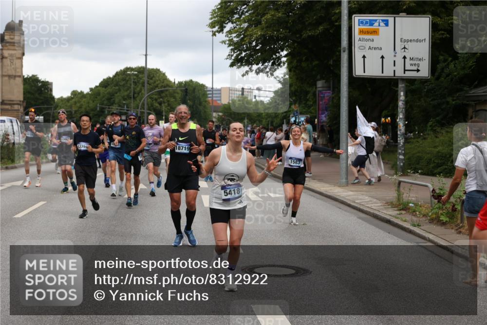 29.06.2025 - hella hamburg halbmarathon Yannick Fuchs http://msf.ph/oto/8312922 29.06.2025 10:50:40 20KM 1485, 1583, 1955, 2034, 2083, 2741, 3413, 3836, 4152, 4940, 5033, 5418, 5492, 5570, 6399, 6416, 6835, 7716, 8393, 8542, 8652, 8669, 8825, 9488, 9727, 9820, 9884, 9907, 9934, 10133, 10212, 11083, 11212, 11612, 12014, 12348, 12440, 12523, 12590, 12712, 13394, 13666, 13750, 14139, 14408, 14588, 14678, 15097, 15407, 15431, 15695, 15712, 16113, 16121, 16257, 16261, 16470, 16634, 16679, 17268, 17617, 18208, 18652, 18719, 18899, 19091, 19184 meine-sportfotos.de