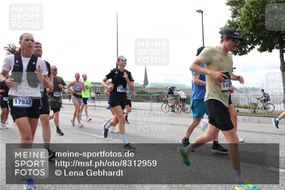 29.06.2025 - hella hamburg halbmarathon Lena Gebhardt http://msf.ph/oto/8312959 29.06.2025 10:22:09 Lombardsbrücke 1347, 17932, 061, 8, 9807, 140, 10710, 15324, 1416, 1003, 1158, 1187, 1191, 1250, 1294, 1419, 1598, 1668, 1958, 1963, 2009, 2022, 2063, 2172, 2315, 2351, 2353, 2514, 2529, 2744, 3050, 3108, 3172, 3458, 3606, 3768, 3910, 3946, 3995, 4046, 4113, 4114, 4131, 4289, 4366, 4375, 4376, 4556, 4559, 4829, 4970, 5079, 5641, 5838, 6030, 6048, 6049, 6303, 6307, 6347, 6475, 6676, 6805, 6820, 6881, 6977, 7075, 7162, 7672, 7794, 8431, 8511, 8715, 8855, 8860, 8884, 8954, 8959, 9002, 9062 meine-sportfotos.de