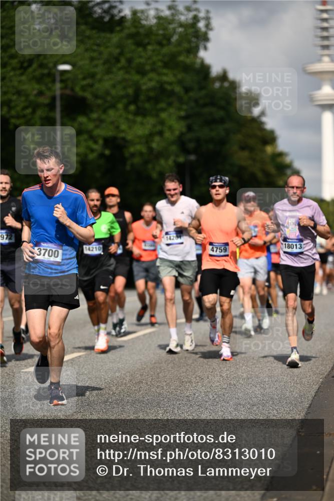 29.06.2025 - hella hamburg halbmarathon Dr. Thomas Lammeyer http://msf.ph/oto/8313010 29.06.2025 09:54:58 Kennedybrücke 1136, 1256, 1570, 1912, 1941, 2972, 3523, 3700, 3947, 4759, 4843, 4854, 4865, 4999, 5275, 5375, 5410, 6593, 7105, 7363, 7378, 7693, 7962, 8871, 9262, 9371, 9380, 9755, 9833, 9885, 10193, 10375, 10415, 10469, 11417 meine-sportfotos.de