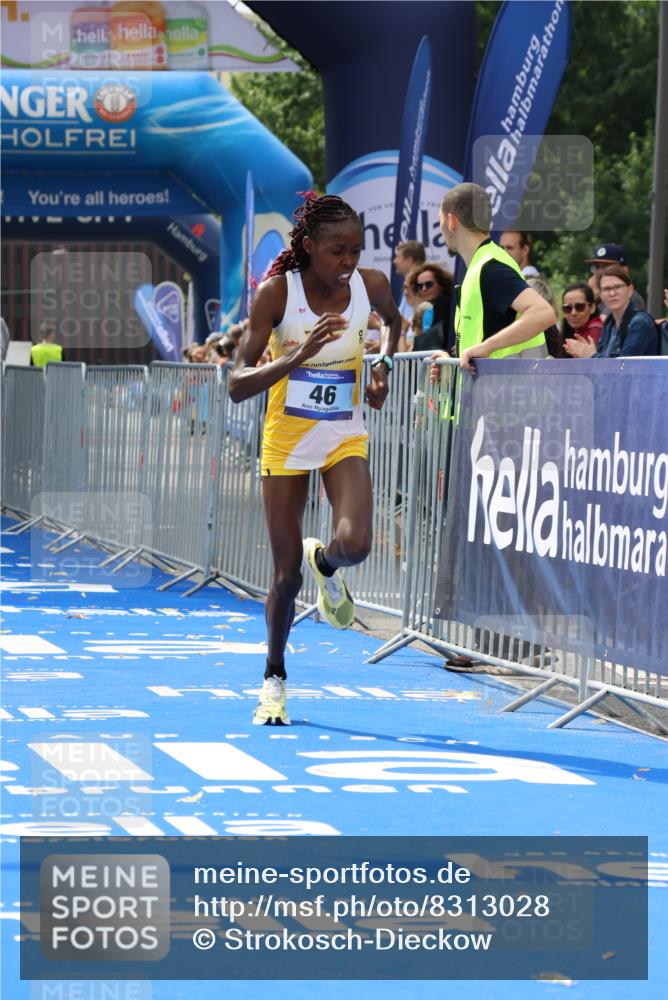 29.06.2025 - hella hamburg halbmarathon Strokosch-Dieckow http://msf.ph/oto/8313028 29.06.2025 10:11:06 Ziel 46 meine-sportfotos.de