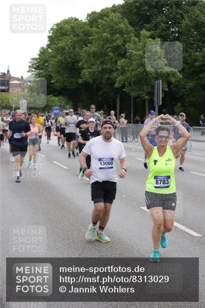 29.06.2025 - hella hamburg halbmarathon Jannik Wohlers http://msf.ph/oto/8313029 29.06.2025 10:38:36 Lombardsbrücke 1232, 1390, 1451, 2524, 2534, 2571, 2998, 3307, 3745, 4257, 4320, 4410, 4964, 6062, 6112, 6611, 7263, 7589, 7815, 8457, 8783, 9708, 9974, 9977, 10072, 10315, 10554, 10604, 10696, 11059, 12028, 12090, 12092, 12410, 12722, 12745, 13060, 13922, 14557, 14558, 14856, 16335, 16388, 16841, 16883, 17313, 18504 meine-sportfotos.de